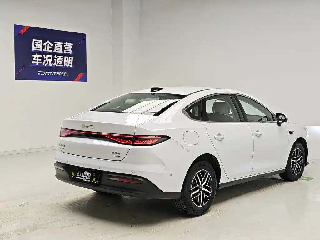 BYD Seal 05 DM-i 2025 — фото 4