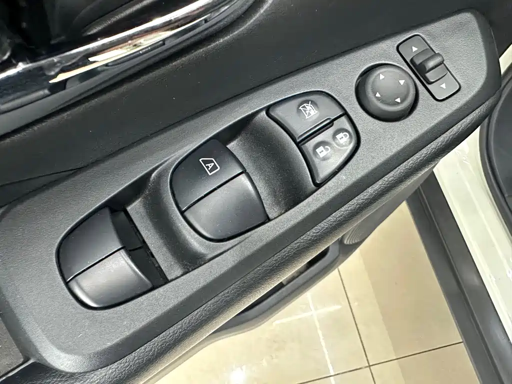 Nissan Kicks 2023 — фото 15