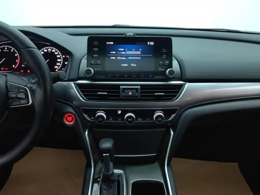 Honda Accord 2019 — фото 13