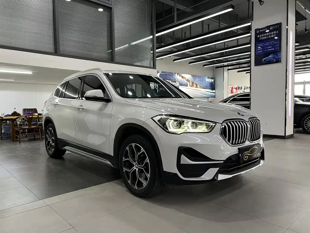 BMW X1 2020 — фото 1