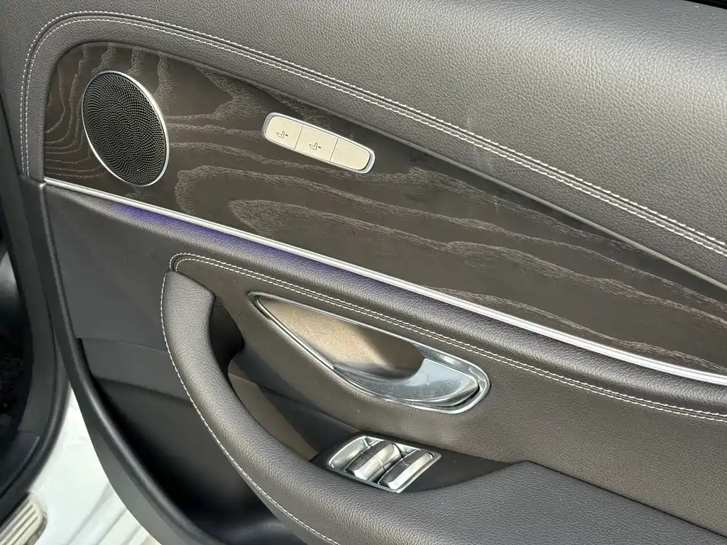 Mercedes-Benz E-Class 2020 — фото 29