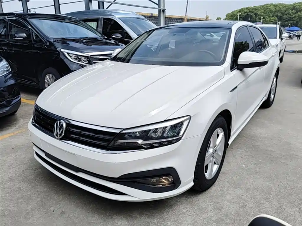 Volkswagen Lamando 2018 — фото 1