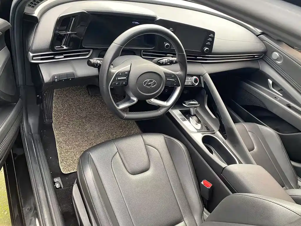 Hyundai Elantra 2020 — фото 11