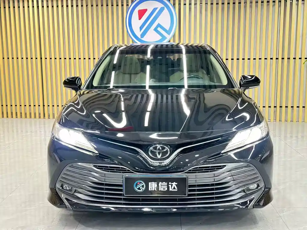 Toyota Camry 2020 — фото 2