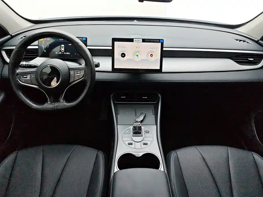 BYD Seal 05 DM-i 2025 — фото 12