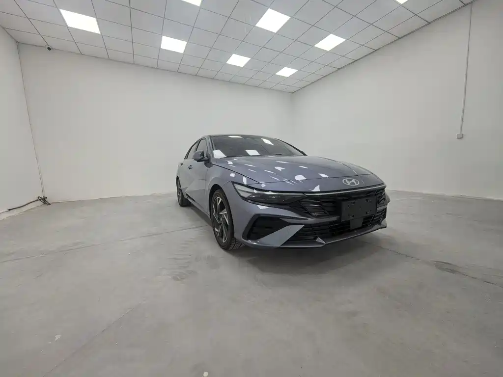 Hyundai Elantra 2024