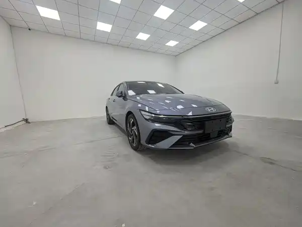 Hyundai Elantra 2024