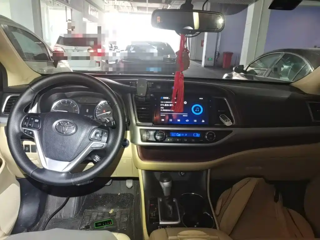 Toyota Highlander 2017 — фото 10
