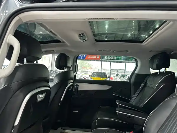 Roewe iMAX8 2022