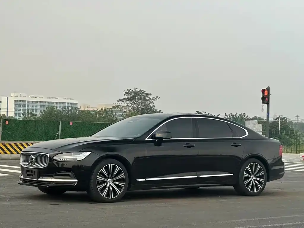 Volvo S90 2024 — фото 1