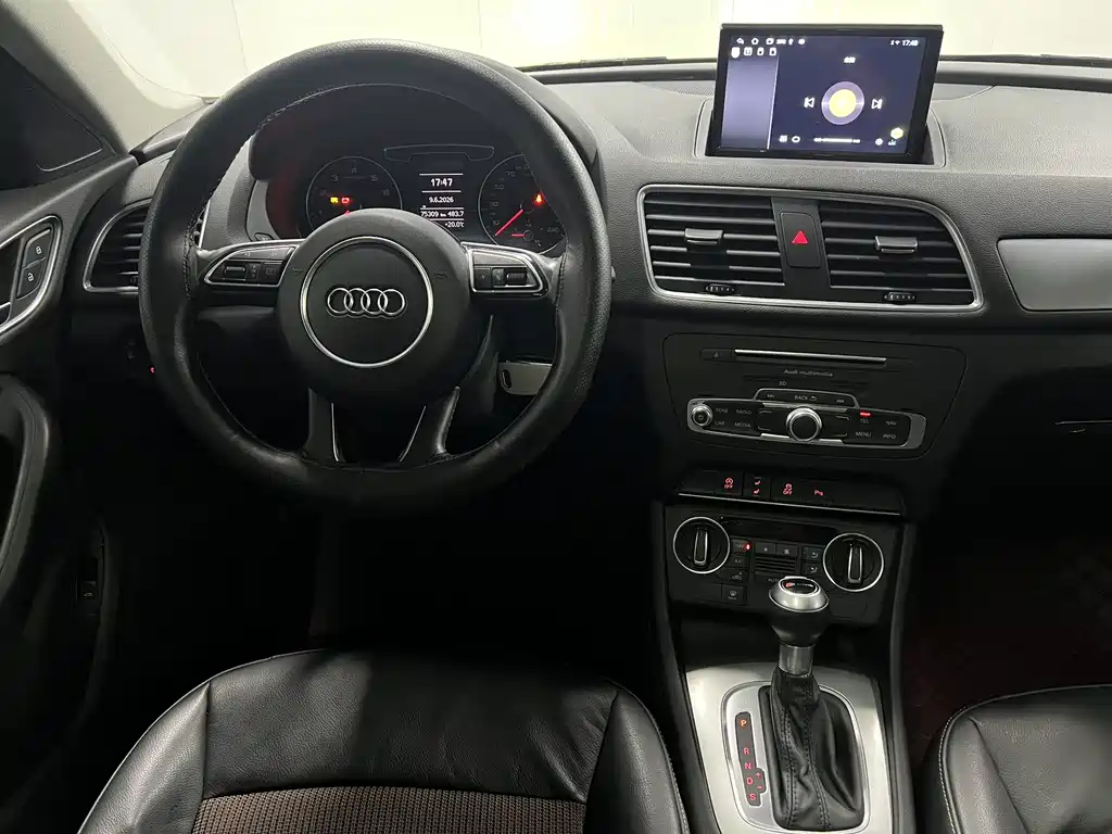 Audi Q3 2016 — фото 12
