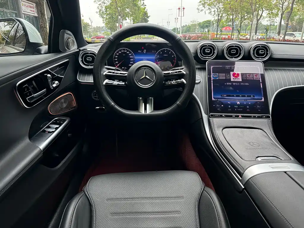Mercedes-Benz C-Class 2023 — фото 6