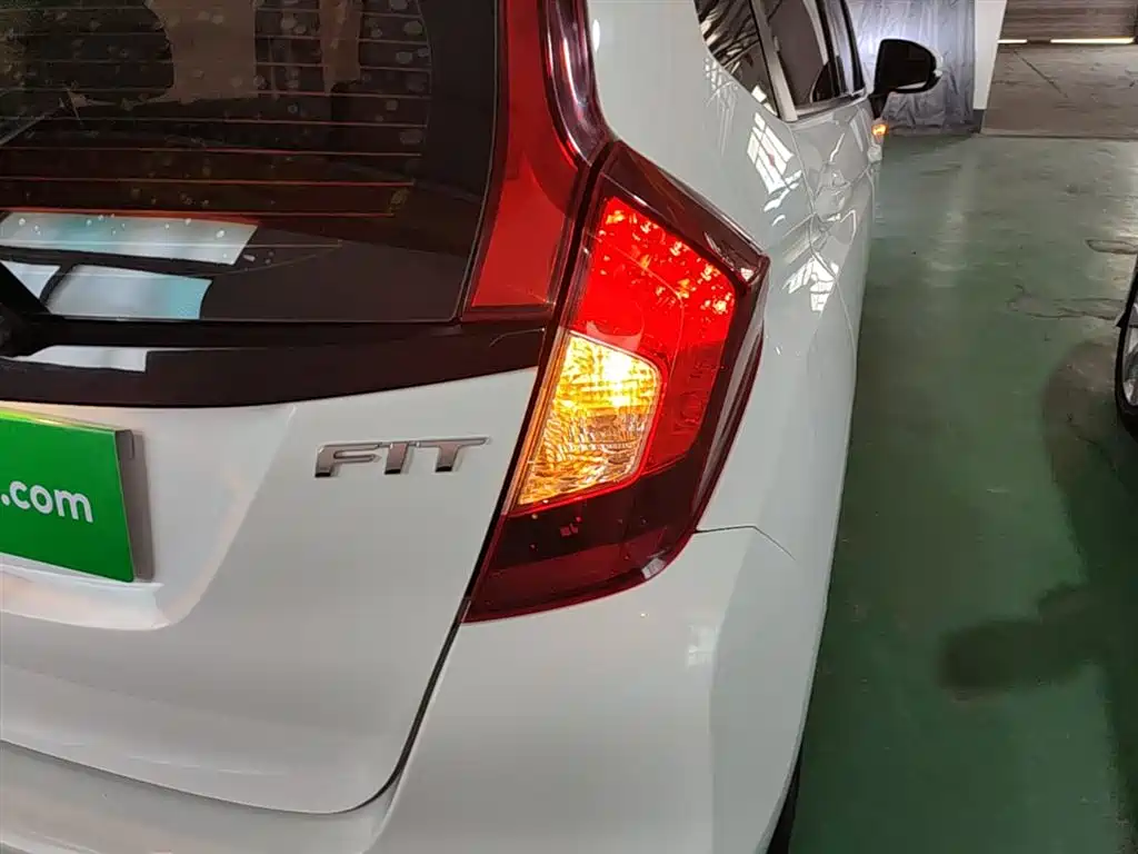 Honda Fit 2018 — фото 8