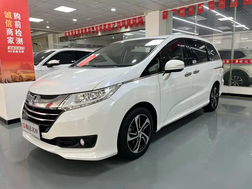 Honda Odyssey 2017 — фото 1