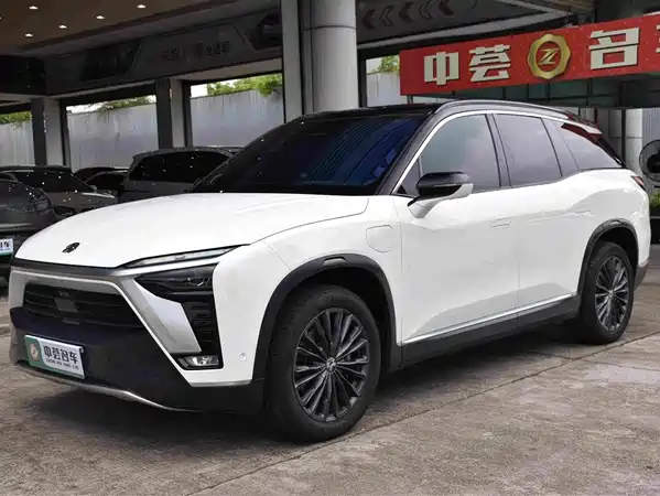 NIO ES8 2021
