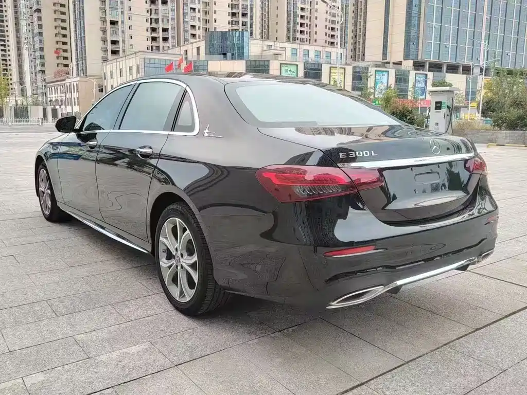 Mercedes-Benz E-Class 2022