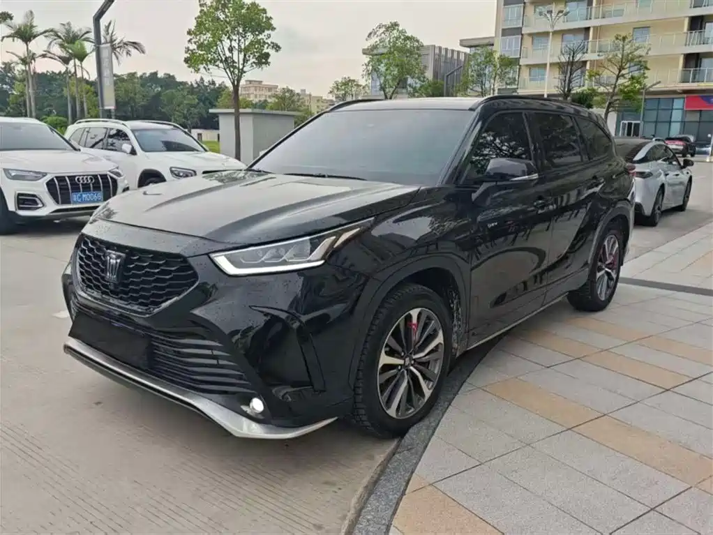 Toyota Crown Kluger 2025