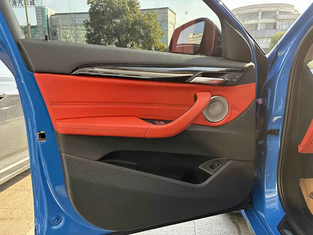 BMW X2 2024 — фото 11
