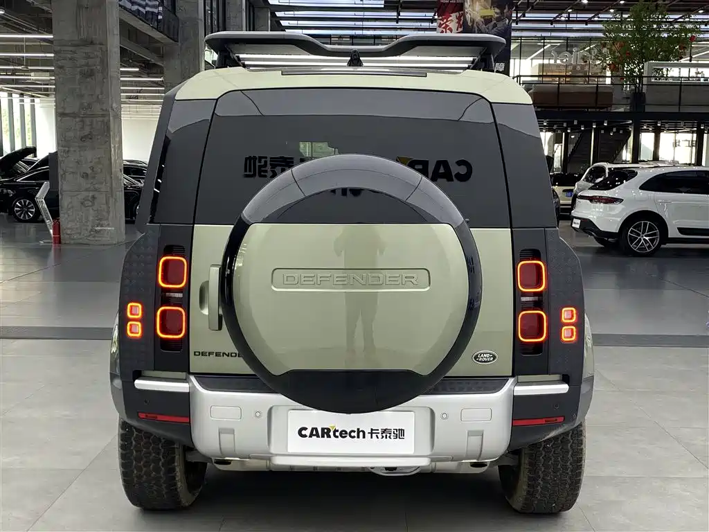Land Rover Defender 2025 — фото 3