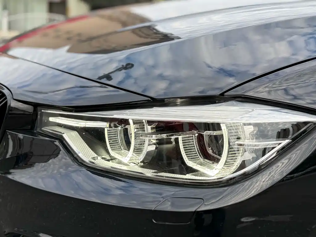BMW 3 Series 2017 — фото 11