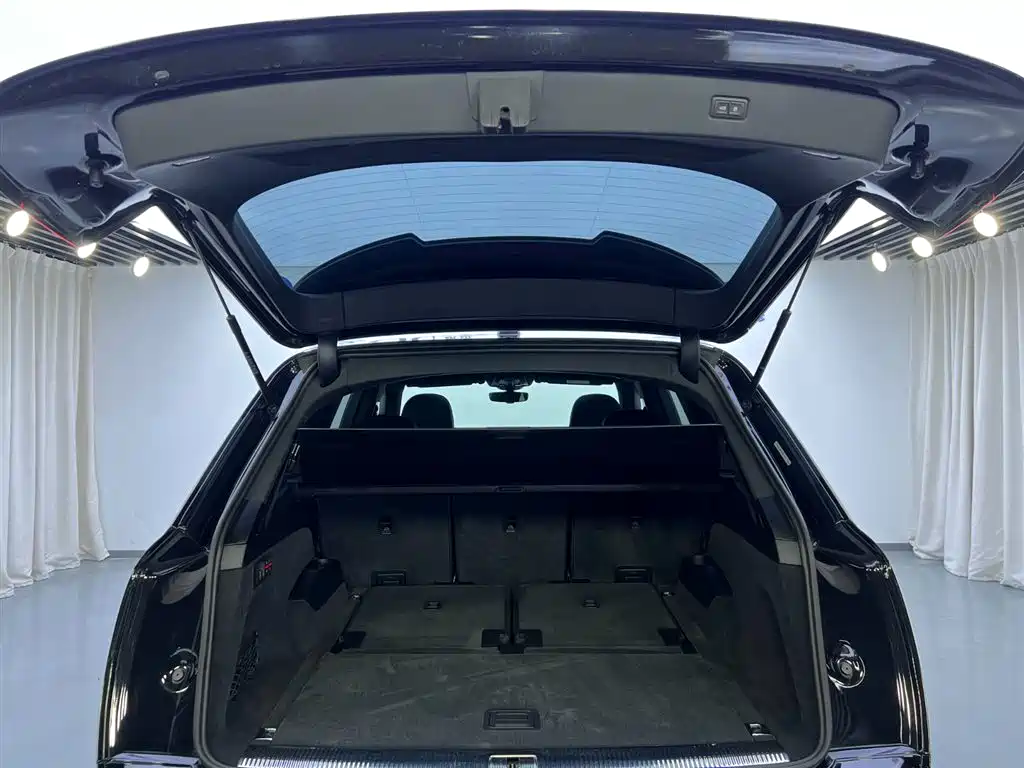 Audi Q7 2022 — фото 30