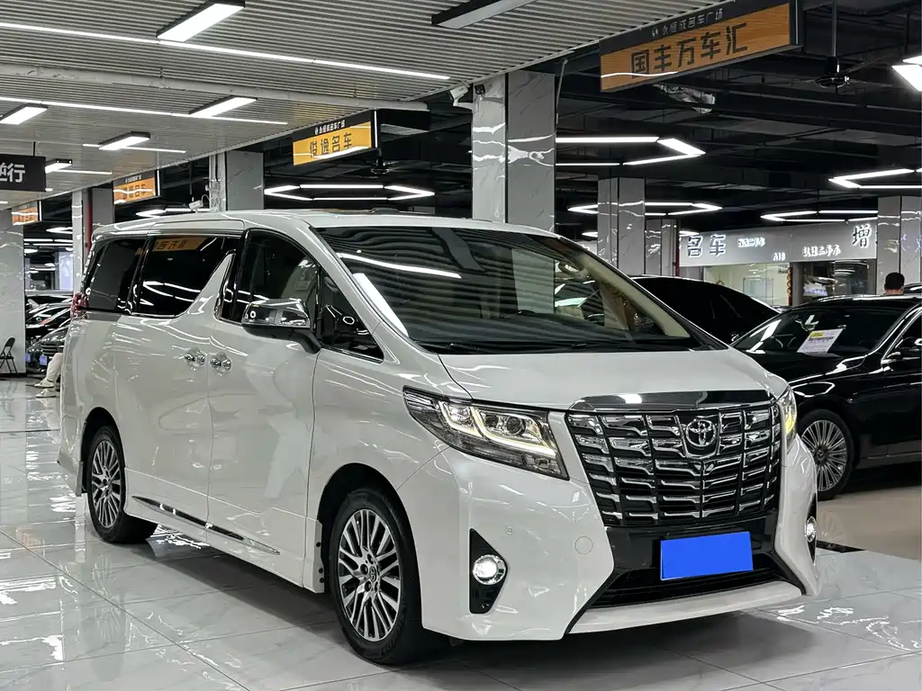 Toyota Alphard 2017 — фото 3