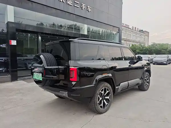 Fangchengbao Leopard 8 2025