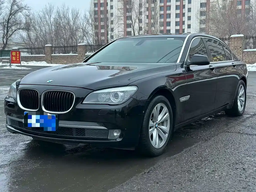 BMW 7 Series 2013 — фото 1