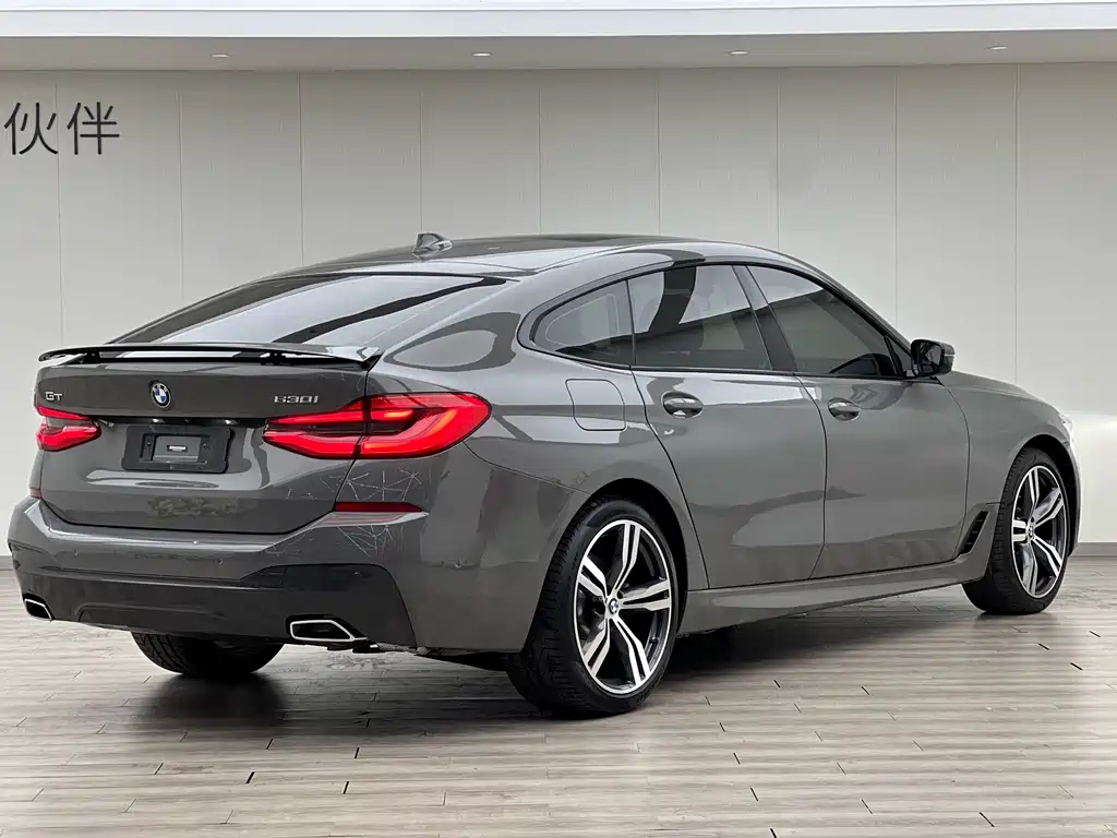 BMW 6 Series GT 2022 — фото 21