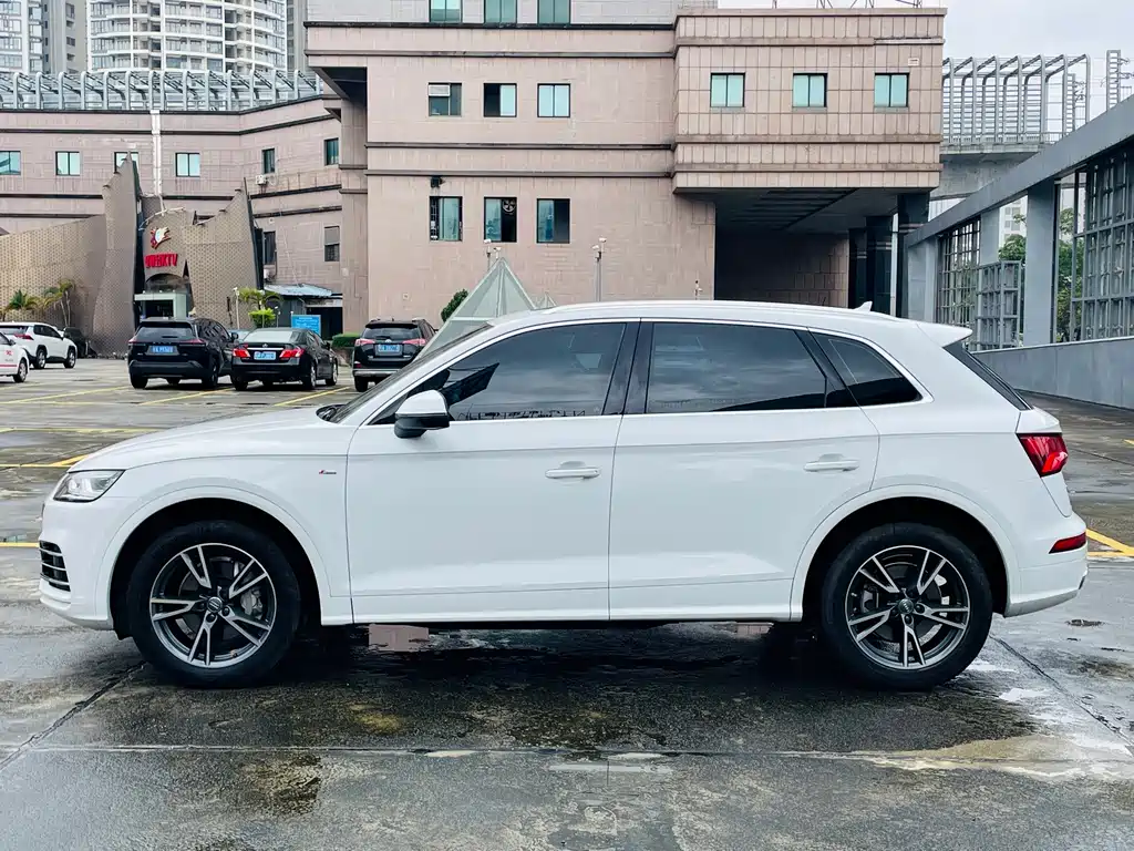 Audi Q5L 2019 — фото 29