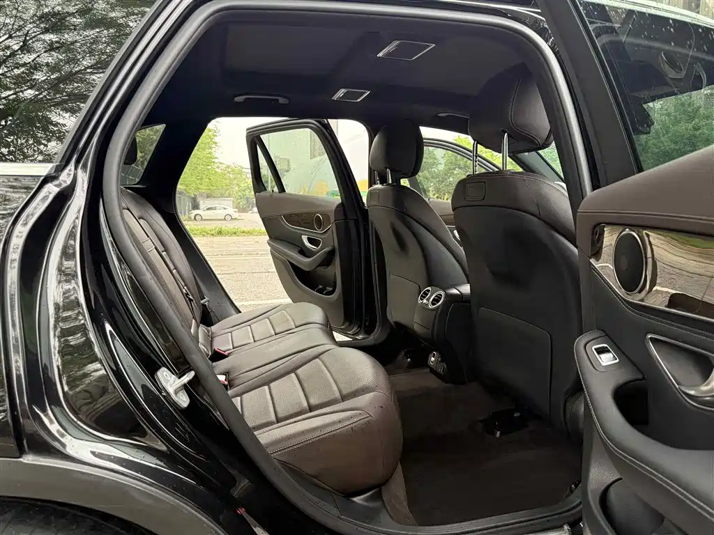 Mercedes-Benz GLC 2018 — фото 16