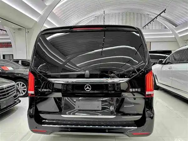 Mercedes-Benz V-Class 2023
