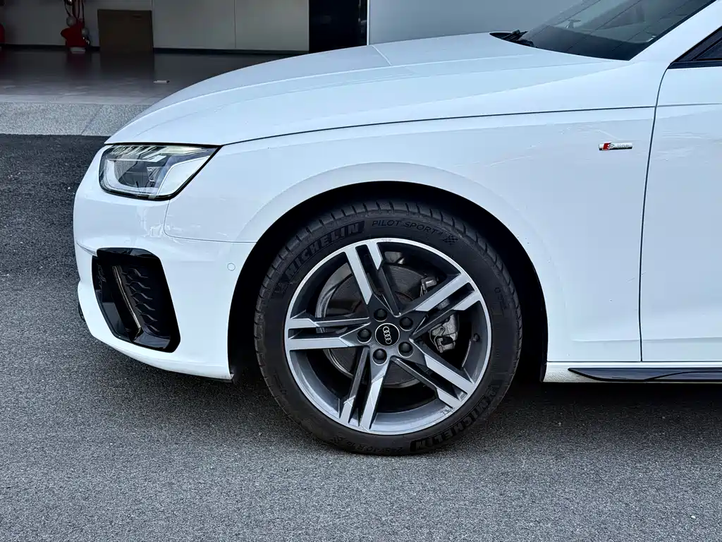 Audi A4L 2020 — фото 18