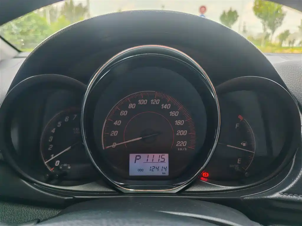 Toyota Yaris L 2021 — фото 19