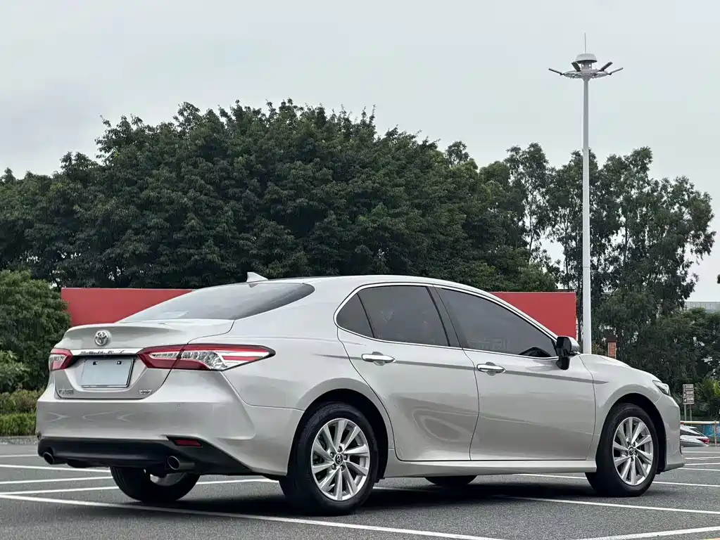 Toyota Camry 2021 — фото 14