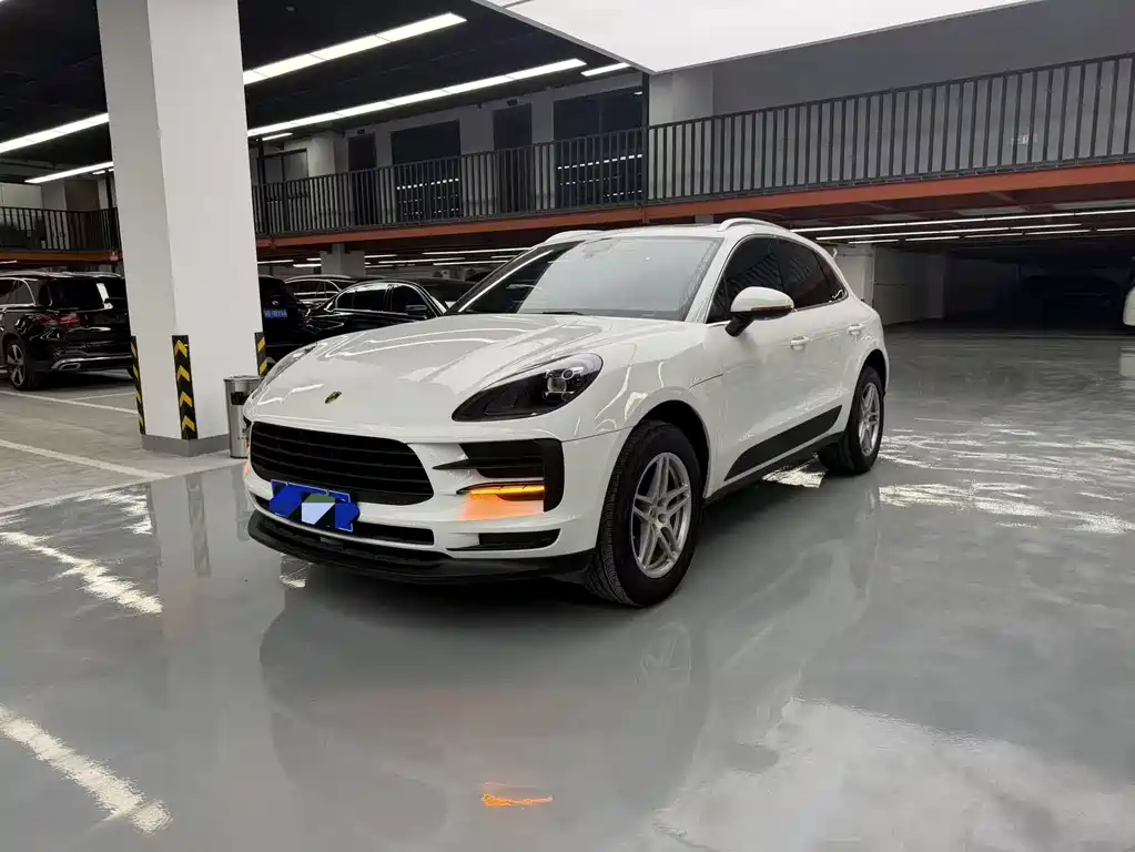 Porsche Macan 2019 — фото 1