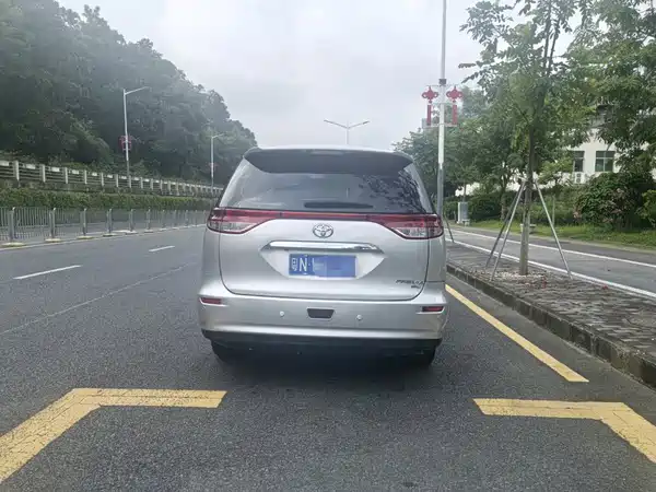 Toyota Previa 2012