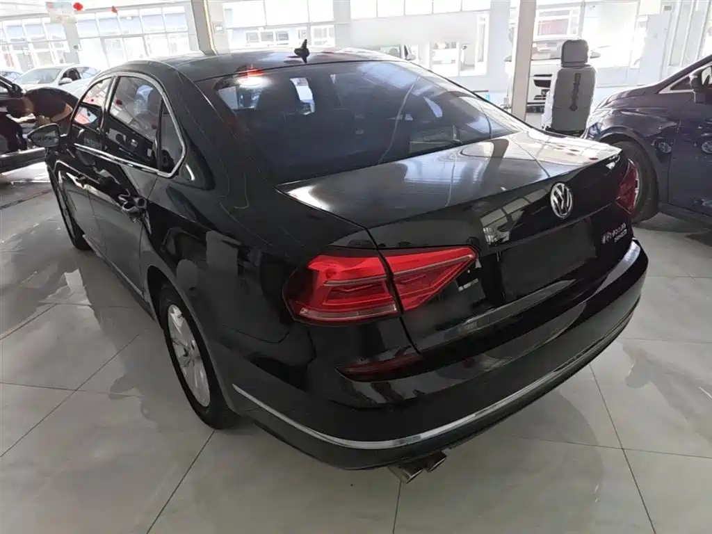 Volkswagen Passat 2018 — фото 5