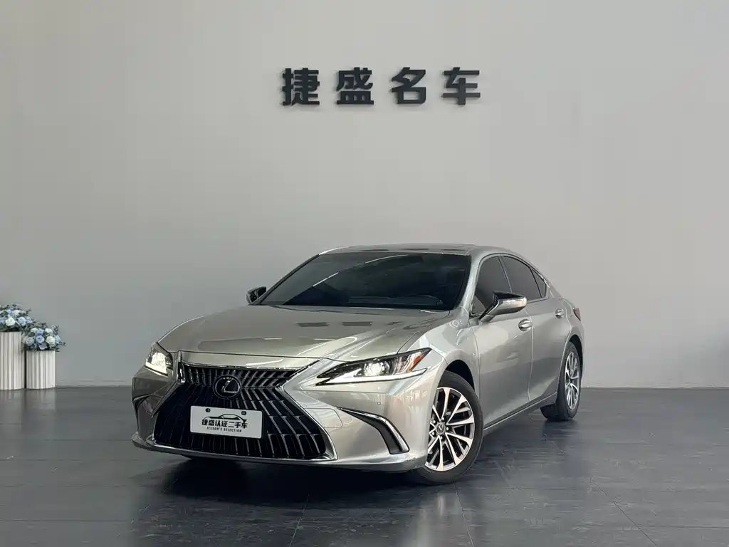 Lexus ES 2022 — фото 1