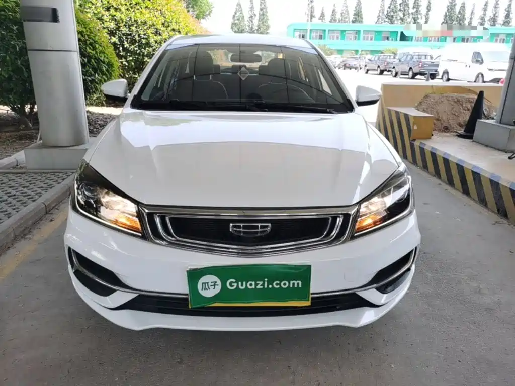 Geely Emgrand 2021