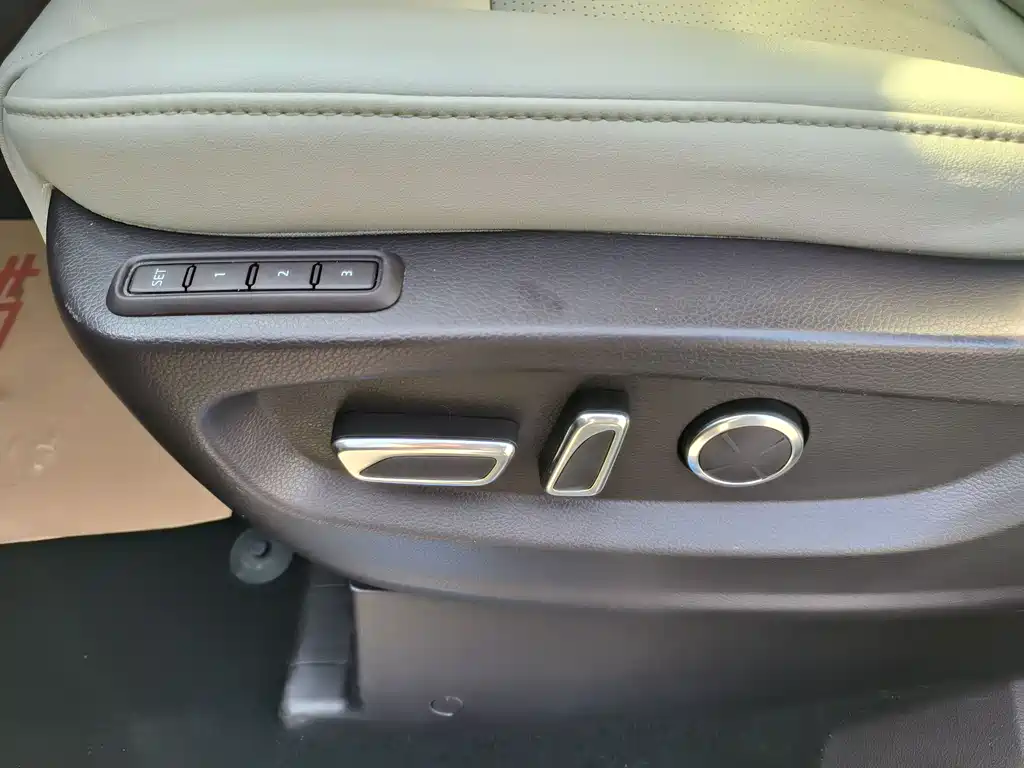 GAC Motor Trumpchi M8 2021 — фото 19