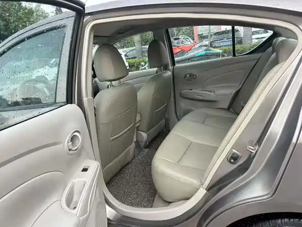 Nissan Sunny 2011