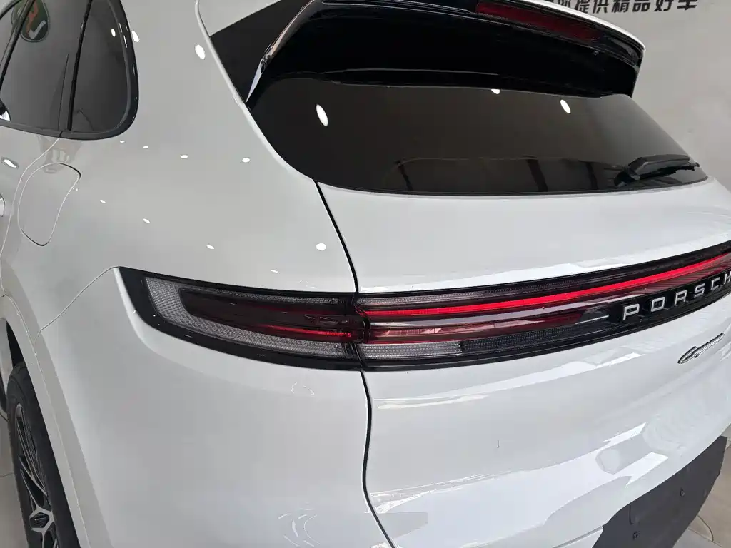 Porsche Cayenne Hybrid 2024 — фото 9