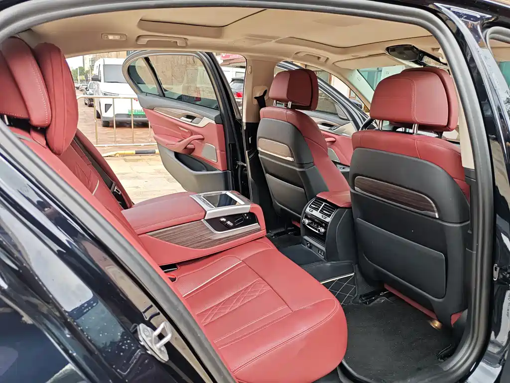 BMW 5 Series 2022 — фото 12