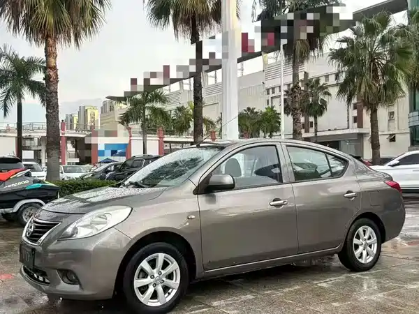 Nissan Sunny 2011