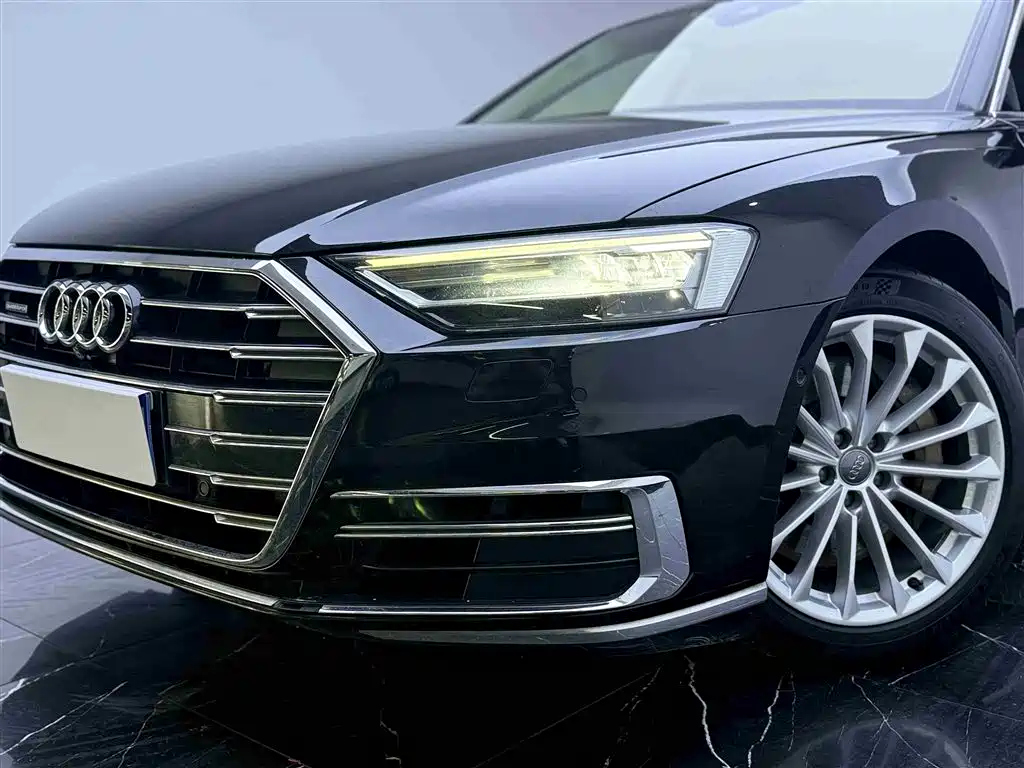 Audi A8 2018 — фото 4