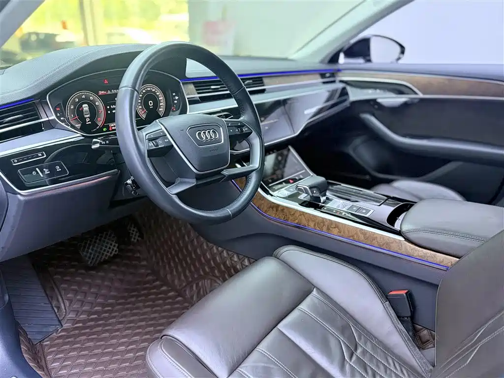 Audi A8 2018 — фото 12