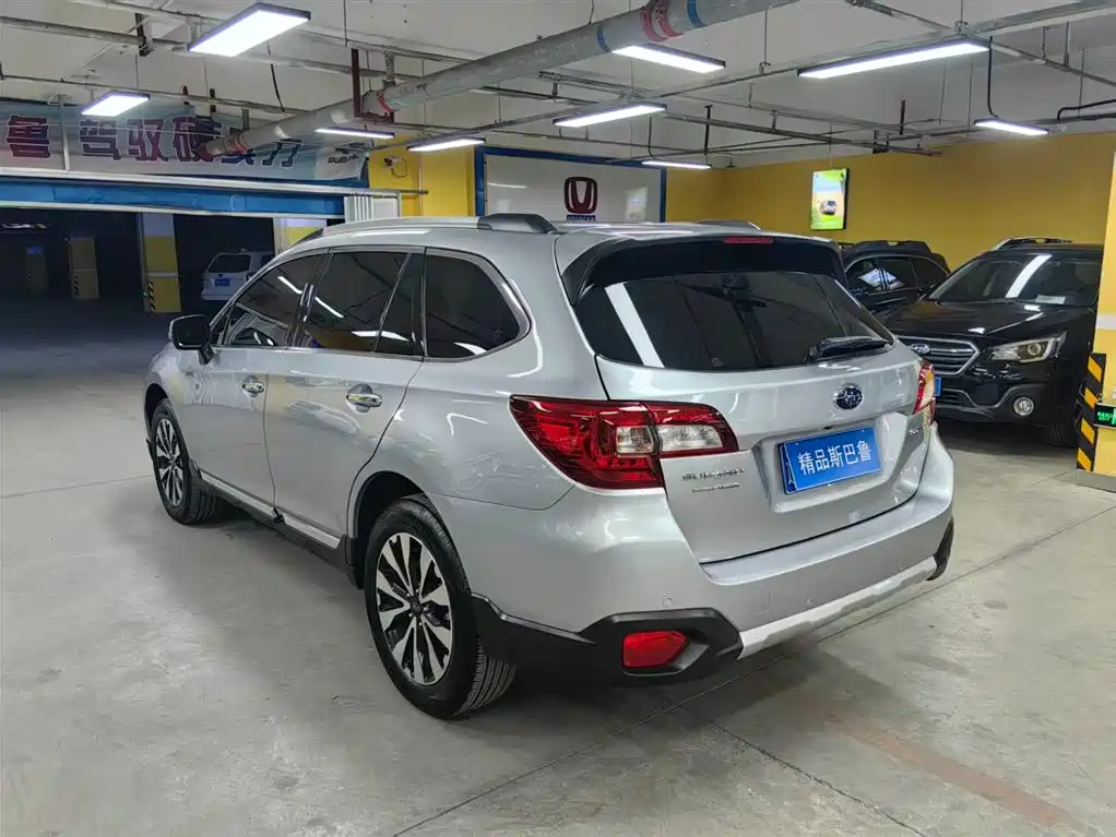 Subaru Outback 2018 — фото 8