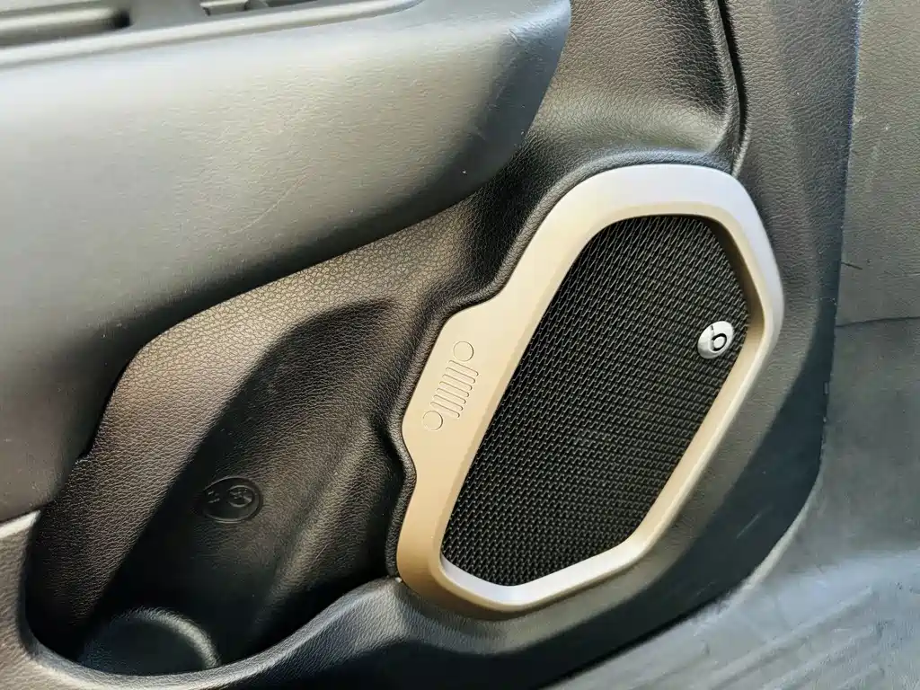 Jeep Renegade 2017 — фото 13