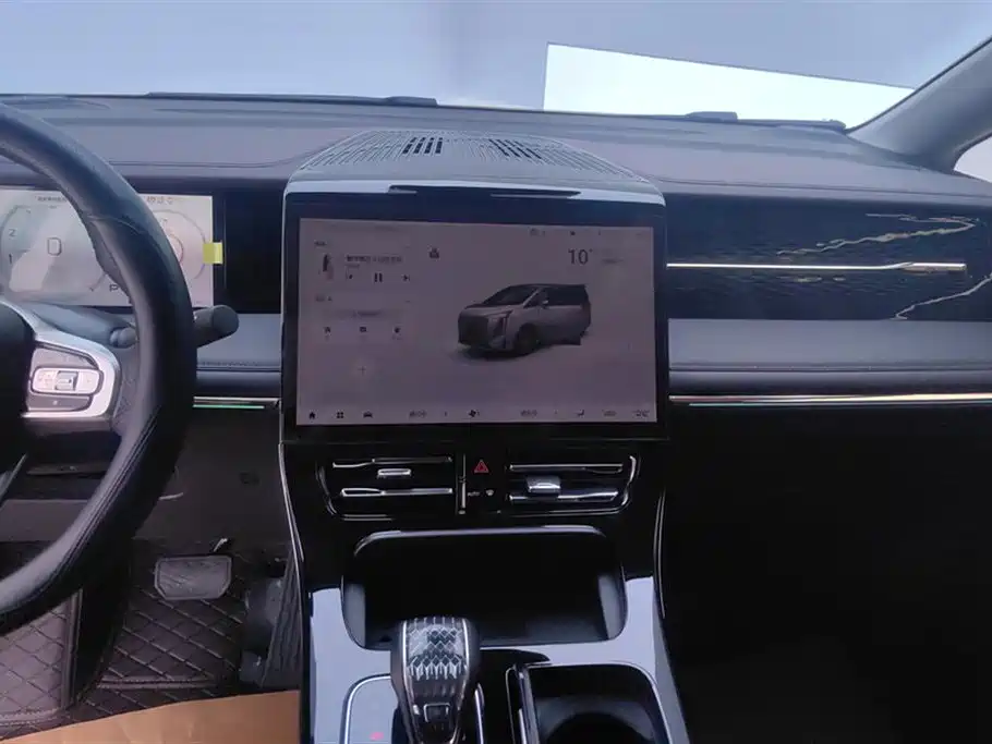 GAC Motor Trumpchi M8 2023 — фото 13